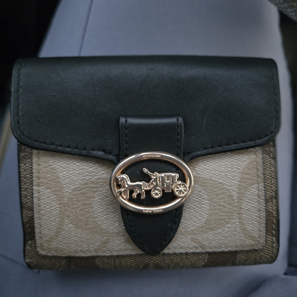 Vintage Georgoe Coach Wallet
